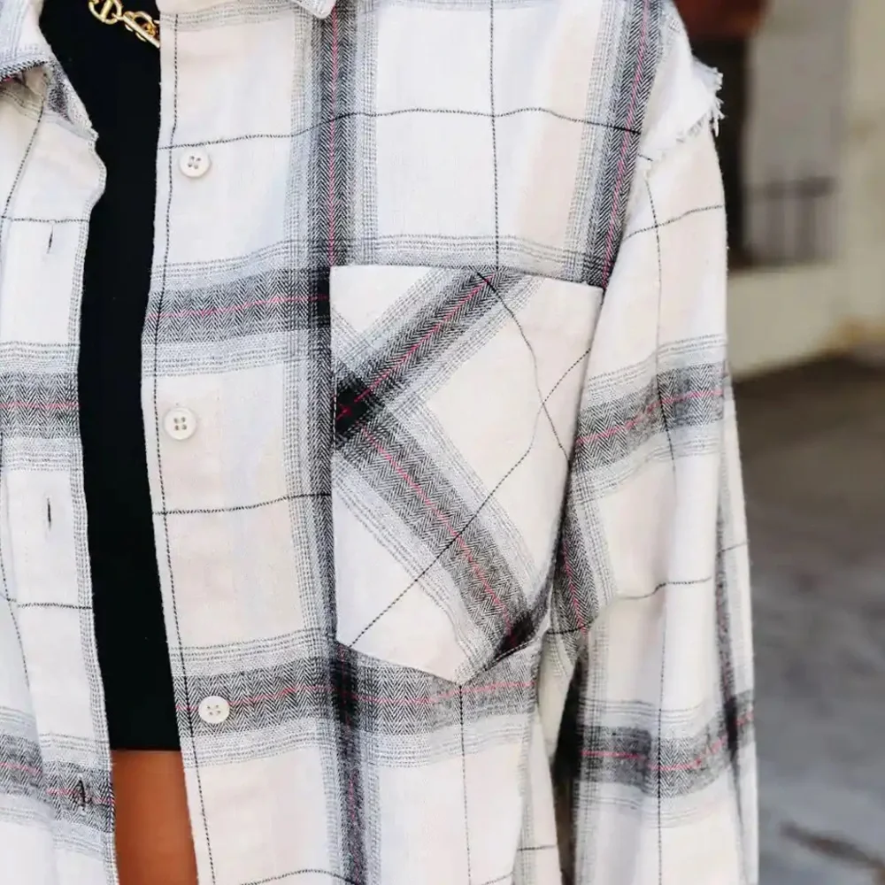 La Miel Frayed Plaid Button Down Oversized Flannel Top Shirt White Combo - Picture 9 of 9